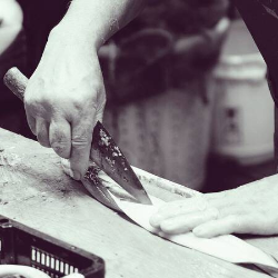 Moran Handmade Leather Cutting
